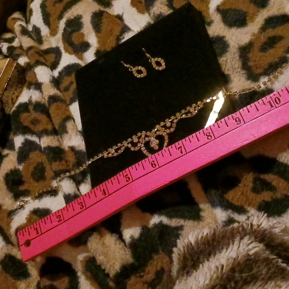 Genuine Crystal Necklace and Earrings Set. NIB - Picture 11 of 17
